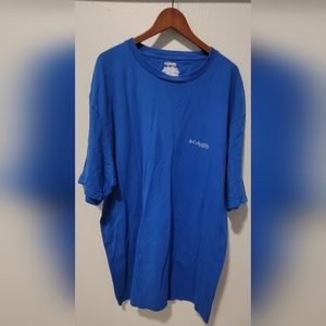 Columbia t-shirt